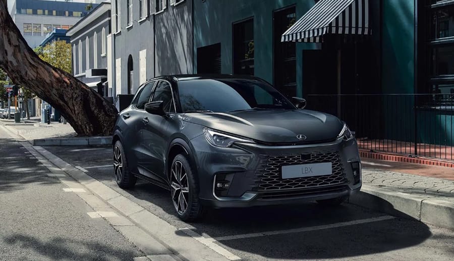 レクサスLBX