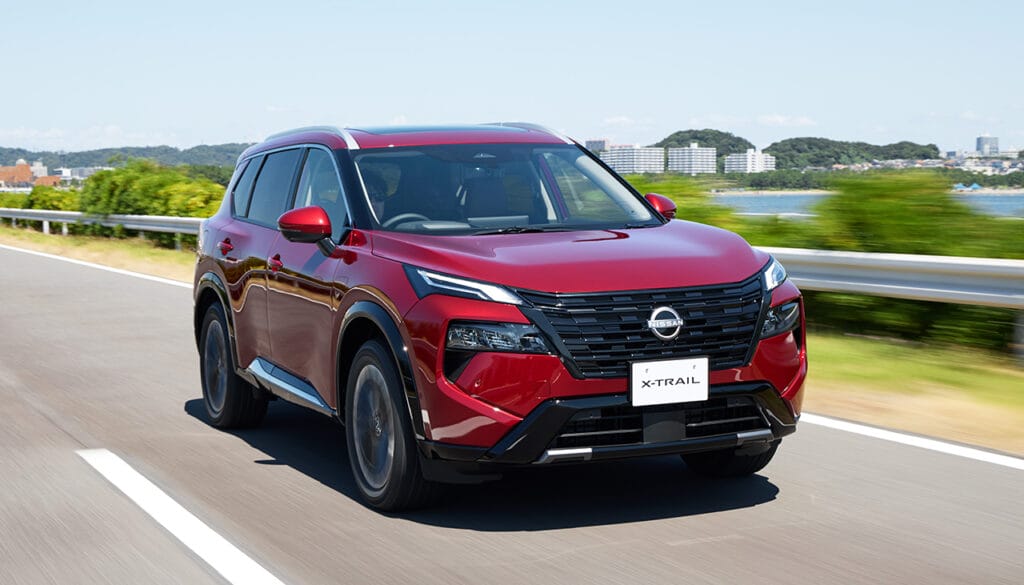 「2025年マイナーチェンジを受けた新型エクストレイル。進化したe-4ORCE搭載モデルがより快適な走りを実現」