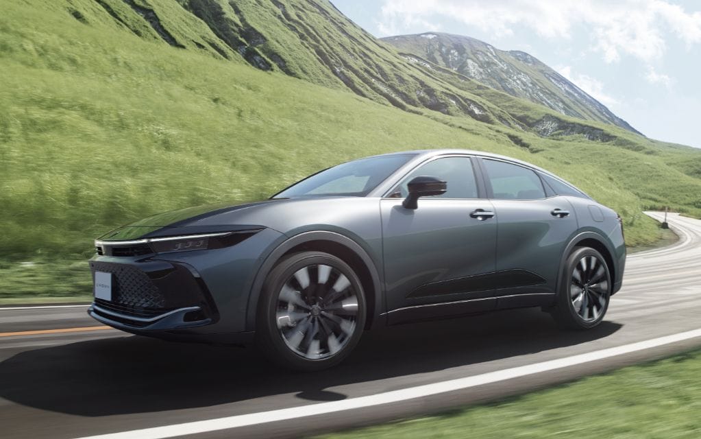 クラウン クロス オーバー 売れない