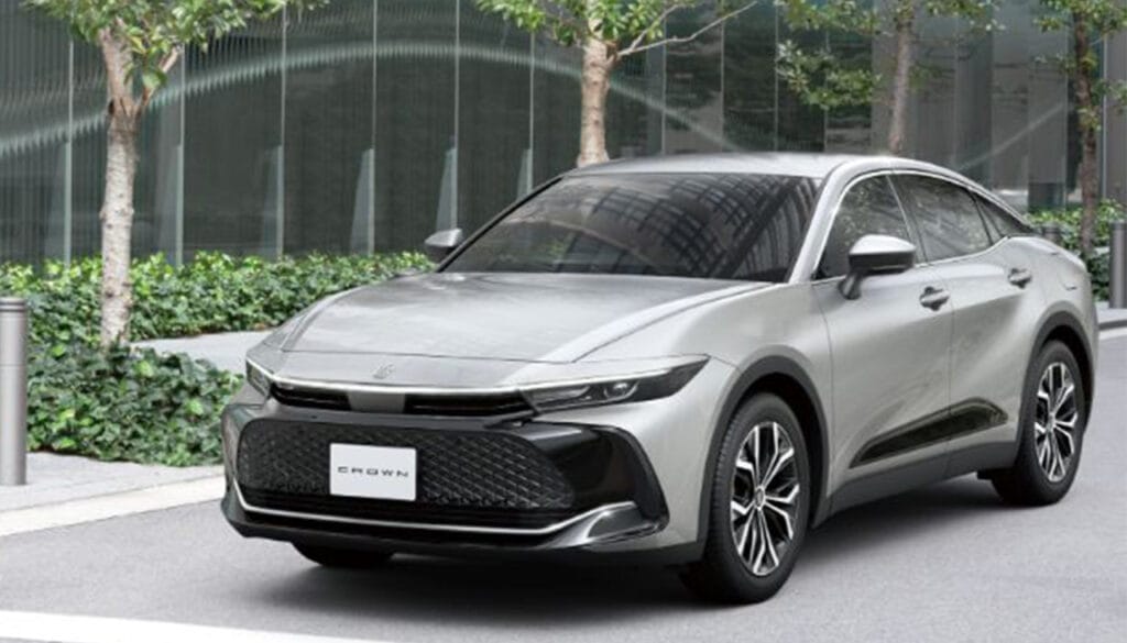 クラウン クロス オーバー 売れない