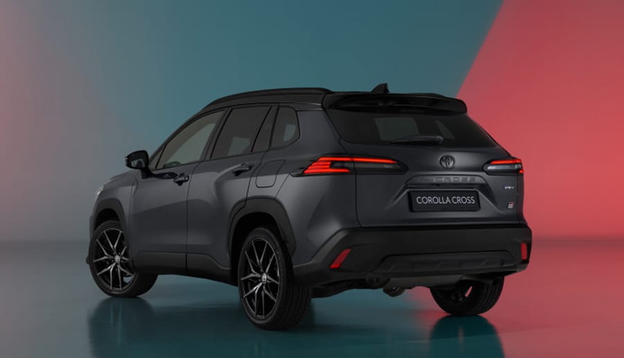 カローラクロス マイナーチェンジ 待つべき額