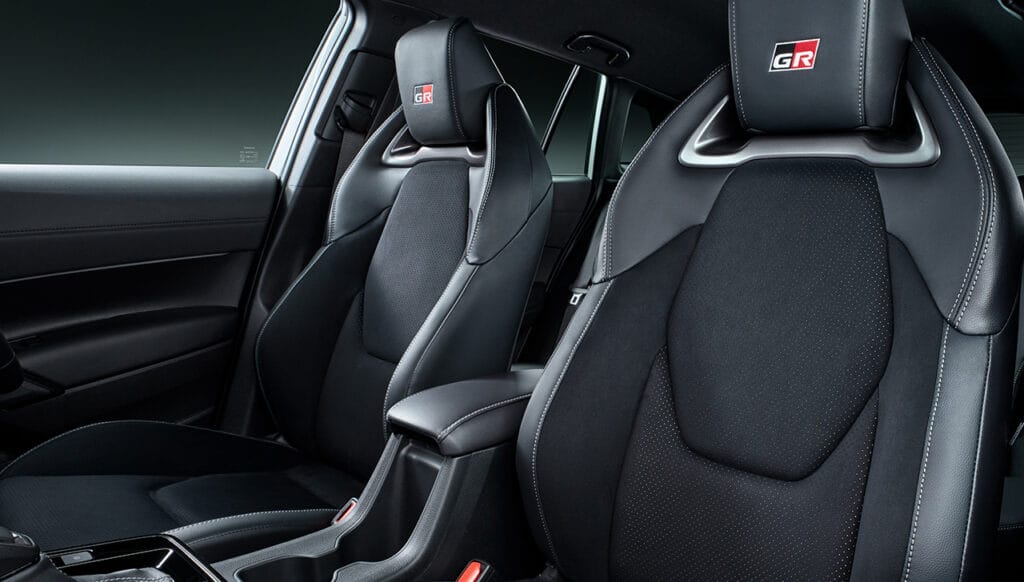 新型カローラ クロス　GR用シート（内装）