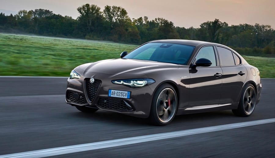 アルファ ロメオ　ジュリア