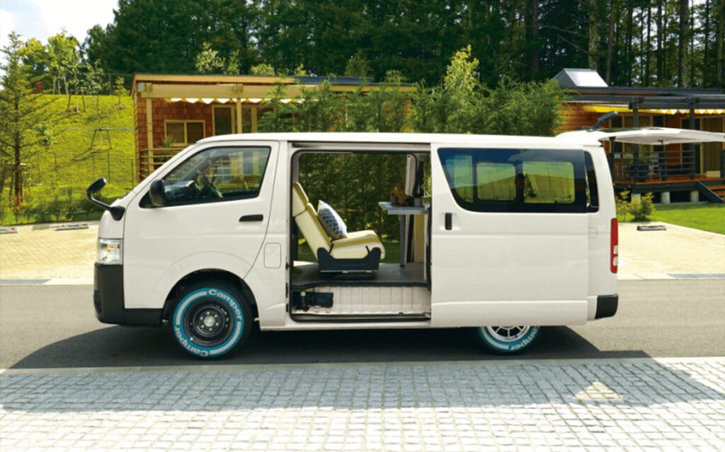 ハイエース キャンピングカー