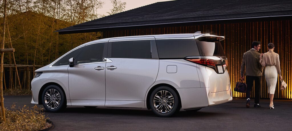 残クレアルファード