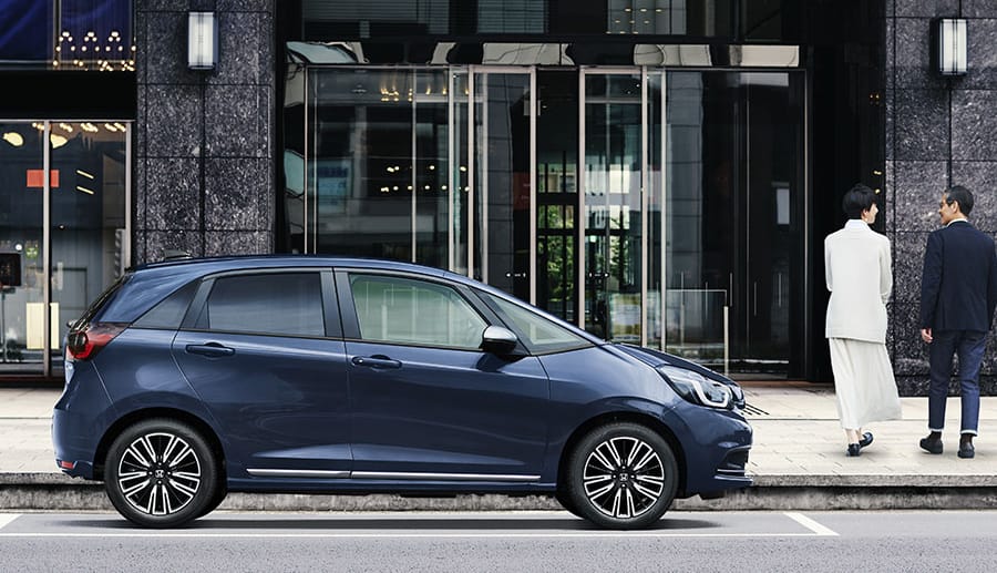 新型 フィット ダサい