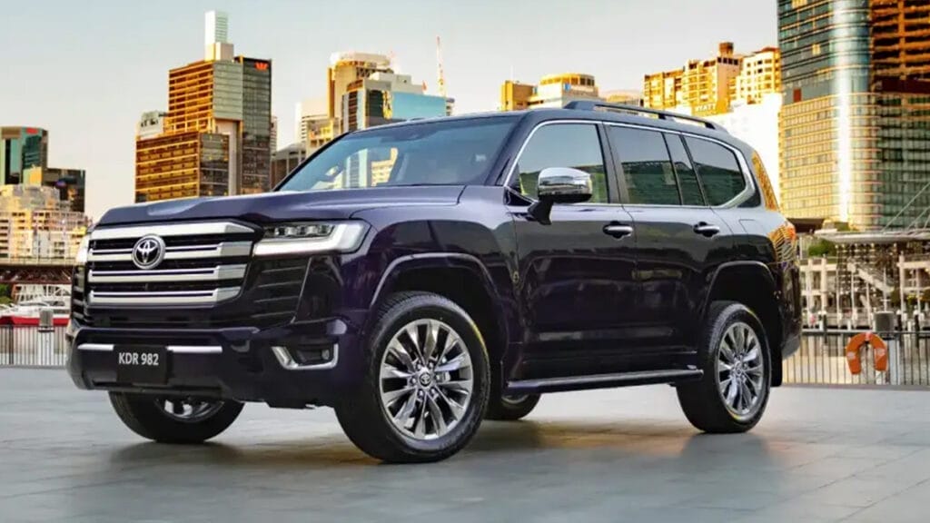 ランドクルーザー300 ハイブリッド 中東仕様モデル。最初に公開・販売が始まった地域の公式画像（出典：Toyota Middle East）